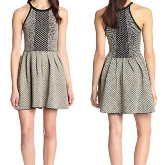 Parker Candice Black & Gold Metallic Knit Pleated Flared Dress Size P (S) - Picture 16 of 16